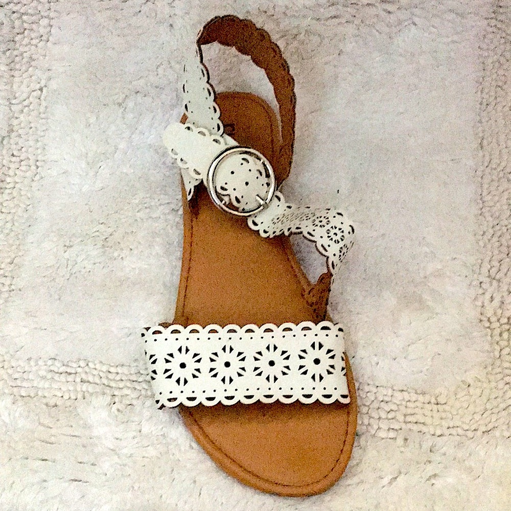 White sandals - Picture 2 of 6
